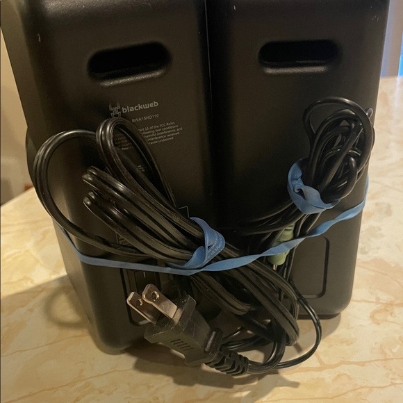 External computer speakers - Picture 2 of 2